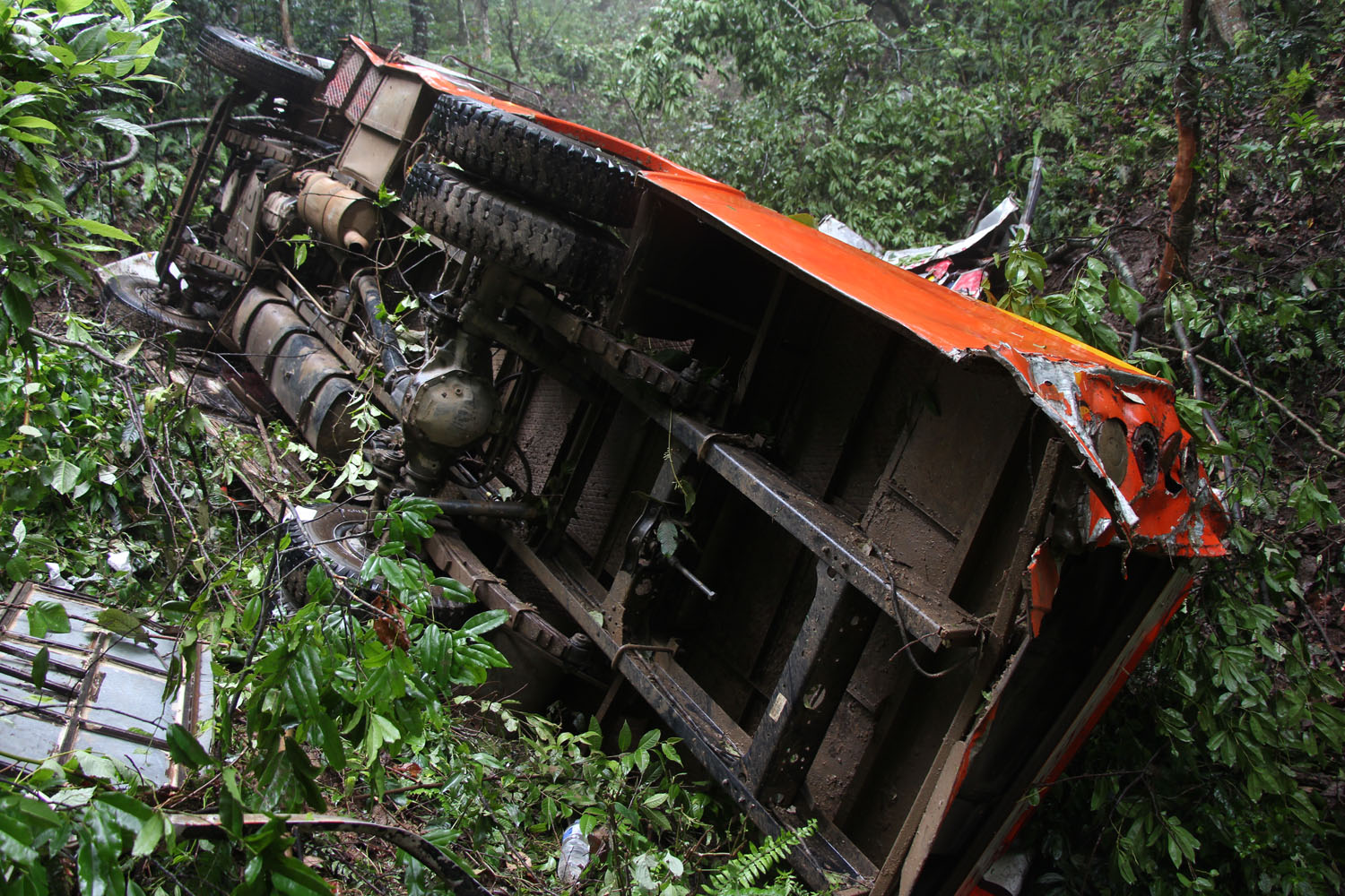 न्युयोर्कमा बस दुर्घटना हुँदा, पाँच जनाको मृत्यु