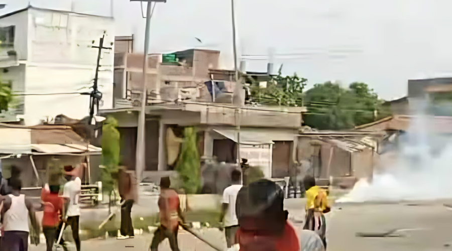 धनुषाको झण्डाचोकमा दुई समुदायबीच झडप, चार सेल अश्रुग्यास प्रहार