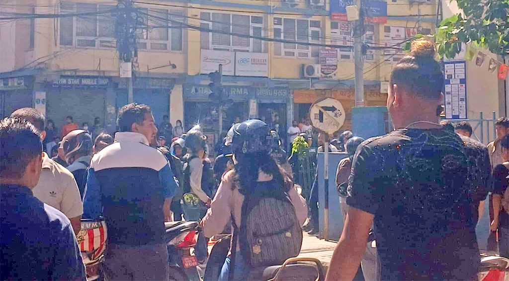 माइक्रो बसको ठक्करबाट एक बालिकाको मृत्यु