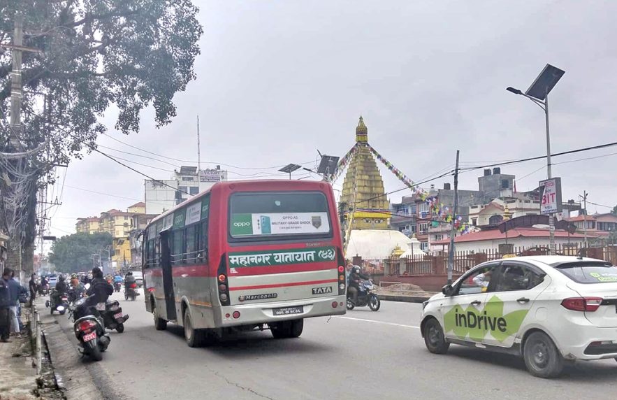 काठमाडौंमा चल्न थाले सार्वजनिक सवारी साधन