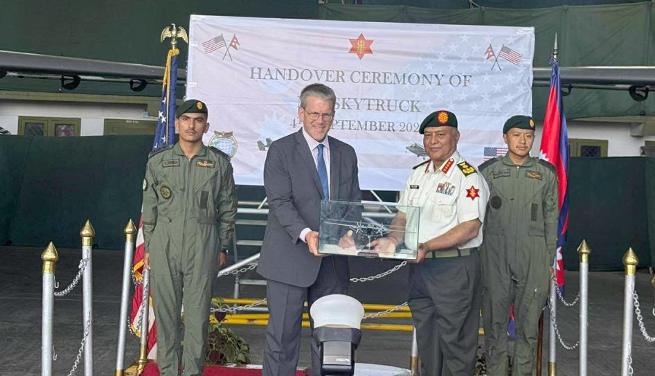 नेपाली सेनालाई अमेरिकाले दियो स्काई ट्रक र एयर एम्बुलेन्स