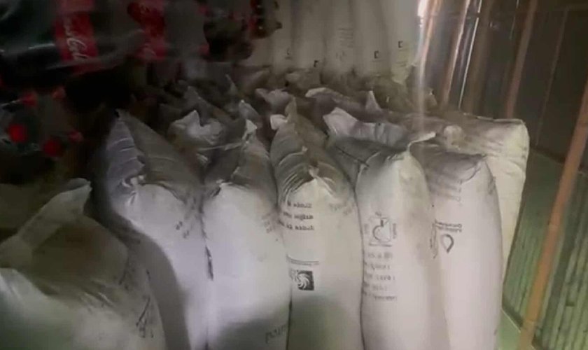 सिरहामा ४० बोरा मल (डीएपी) बरामद