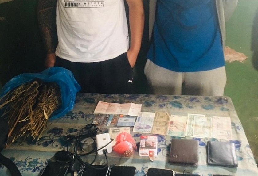काठमाडौँको महाराजगन्जबाट विदेशी मुद्रा र मोबाइलसहित दुई जना पक्राउ