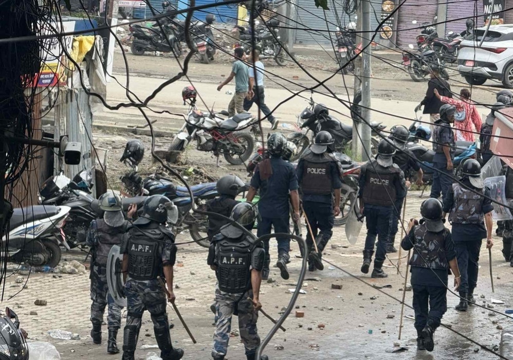 इटहरीमा प्रदर्शनकारी जेन–जी र प्रहरीबीच झडप 