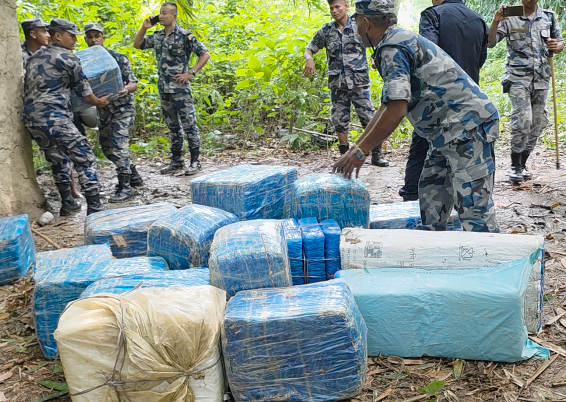 धनुषाबाट अबैध लागुऔषध गाँजा बरामद