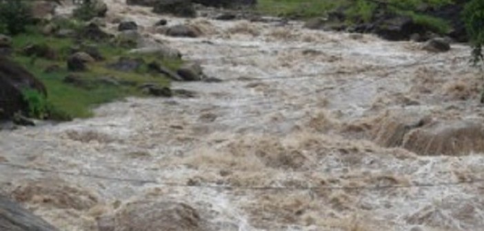 नुवाकोटमा बाढीले बगाउँदा एक बालिकाको मृत्यु, तीन जना घाइते