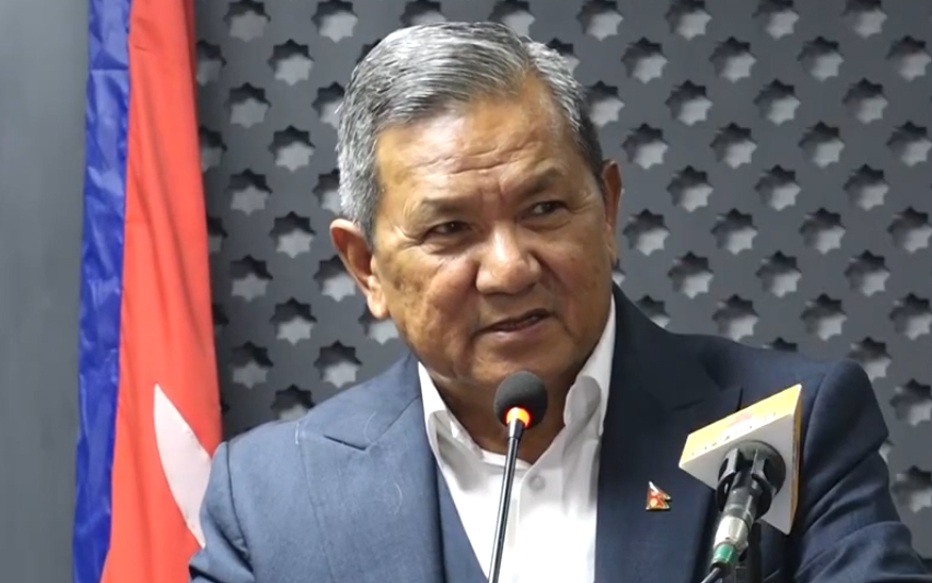 सञ्चारमन्त्री गुरुङको घरमा प्रदर्शनकारीले लगाए आगो