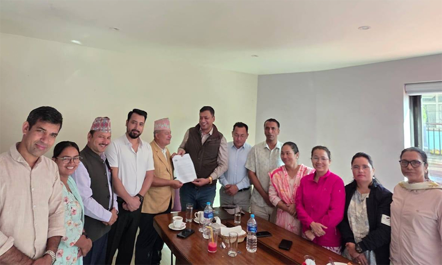 बागमती प्रदेशमा मन्त्रालय घटाउन र संसद बैठक बोलाउन नेकपा माओवादीको माग