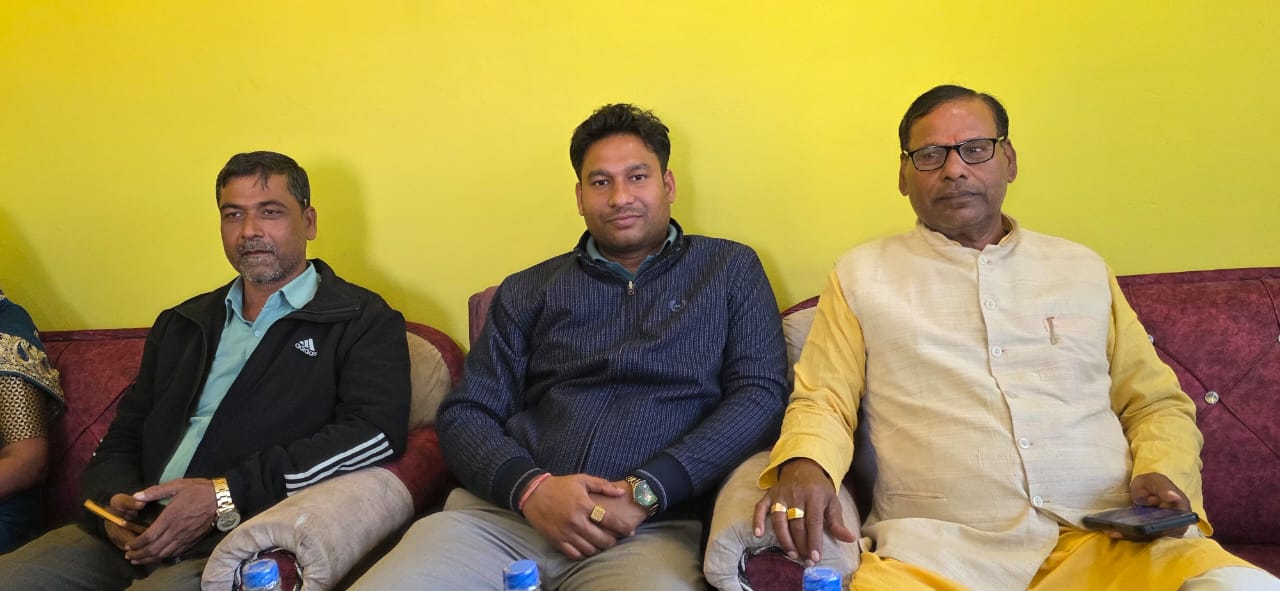 कटहरिया नगरपालिकामा आन्दोलनरत कर्मचारीको तलब भुक्तानी मंगलवार निर्णय हुने, ठेक्का र बक्यौता निकासा अघि बढाउने निष्कर्ष ।