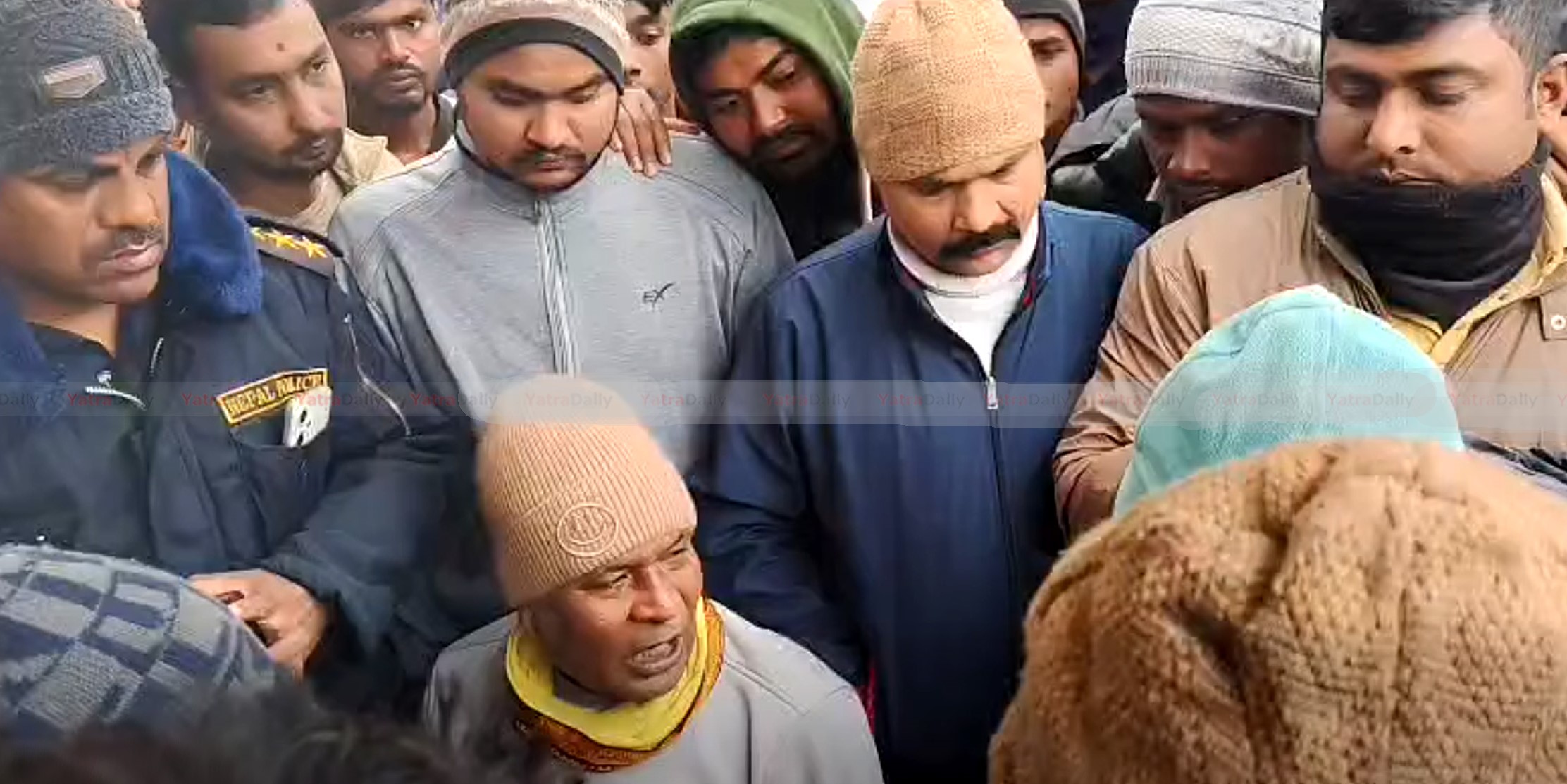 वीरगञ्जको सातोमाई मन्दिर निर्माण ३ वर्षदेखि अलपत्र, आक्रोशित स्थानीयको प्रदर्शन