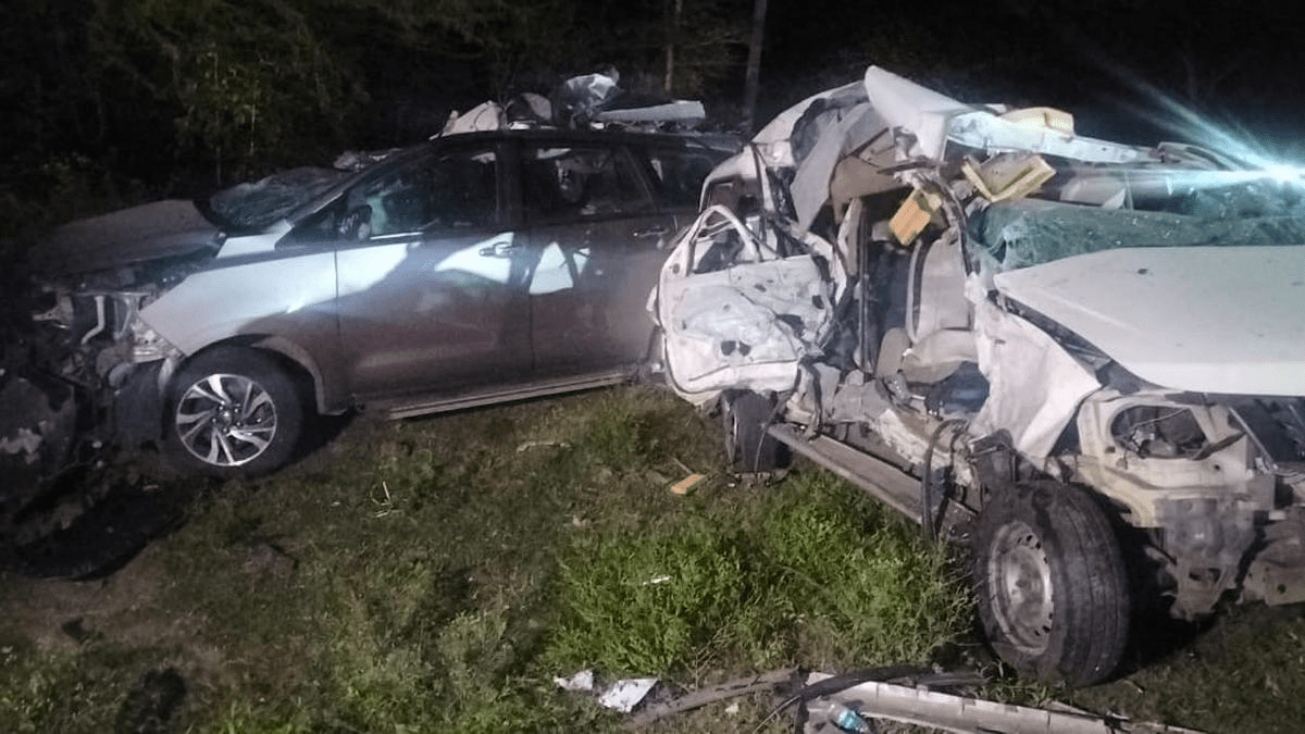 बसले दुई कार कुल्चिँदा तमिलनाडुमा ९ जनाको मृत्यु