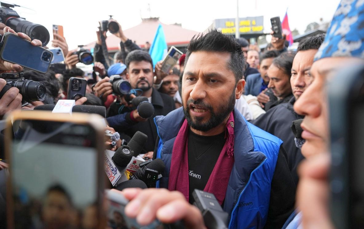 परिवर्तन चाहने शक्तिहरूलाई संवादबाट जोड्ने प्रयासमा छौं : लामिछाने