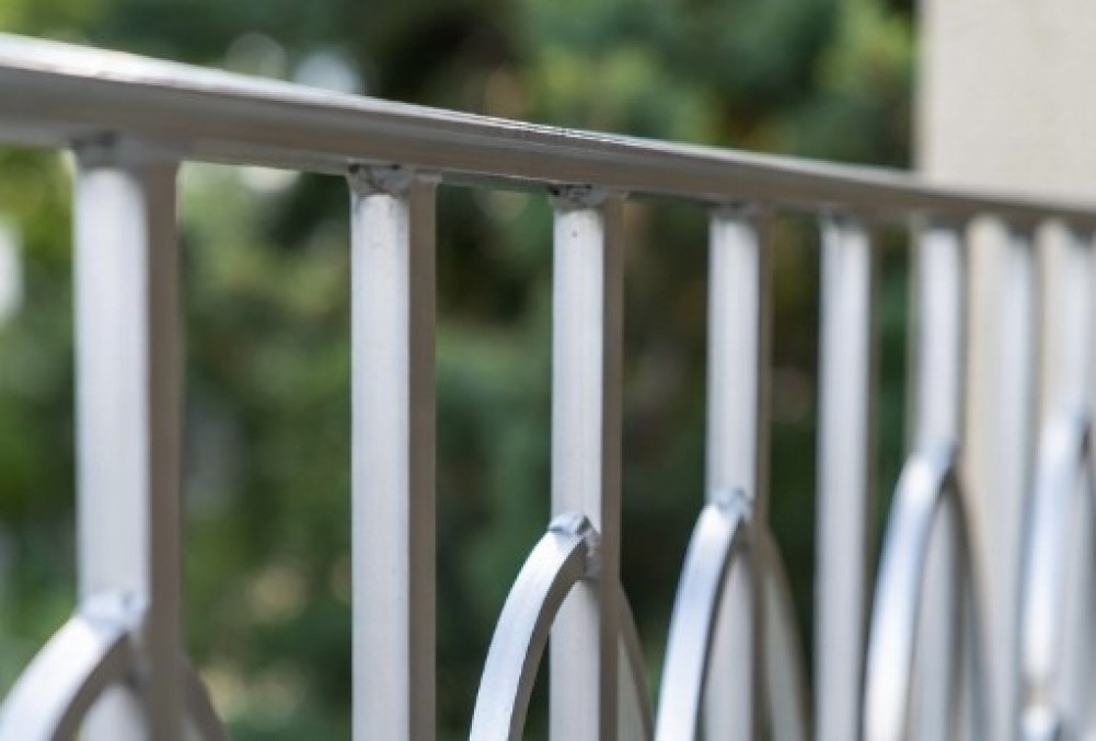 घरको रेलिङबाट लड्दा बालकको मृत्यु