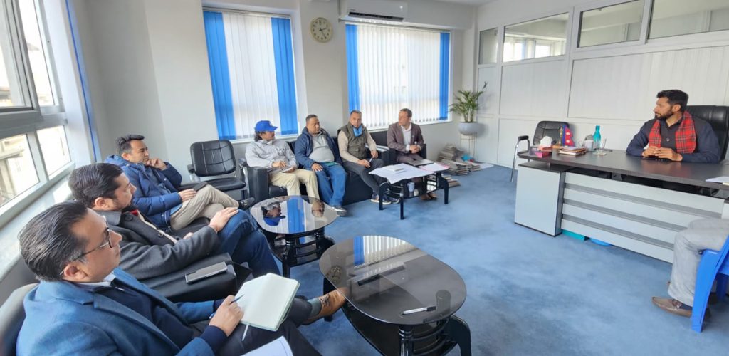 रिहाइपछि पहिलोपटक सचिवालय बैठकमा सहभागी भए रवि लामिछाने