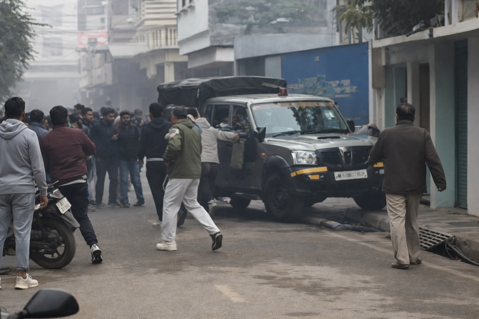 वीरगञ्जमा सशस्त्र प्रहरीमाथि आक्रमण गर्ने ६ जना पक्राउ