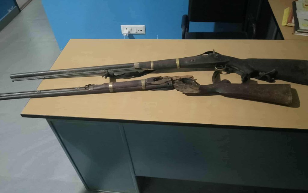 रघुगङ्गा जंगलबाट दुई थान भरुवा बन्दुक बरामद