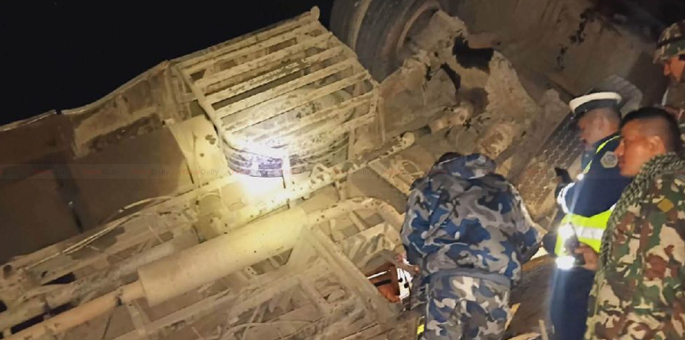 यात्रुबाहक बस त्रिशूली किनारमा खस्दा १८ जनाको मृत्यु, २६ घाइते