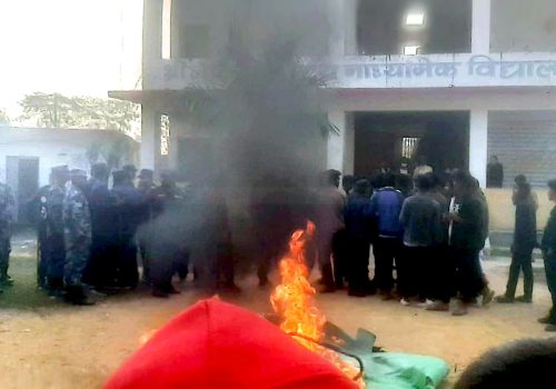 पर्साको महुवनस्थित विद्यालयमा तोडफोड तथा आगजनी