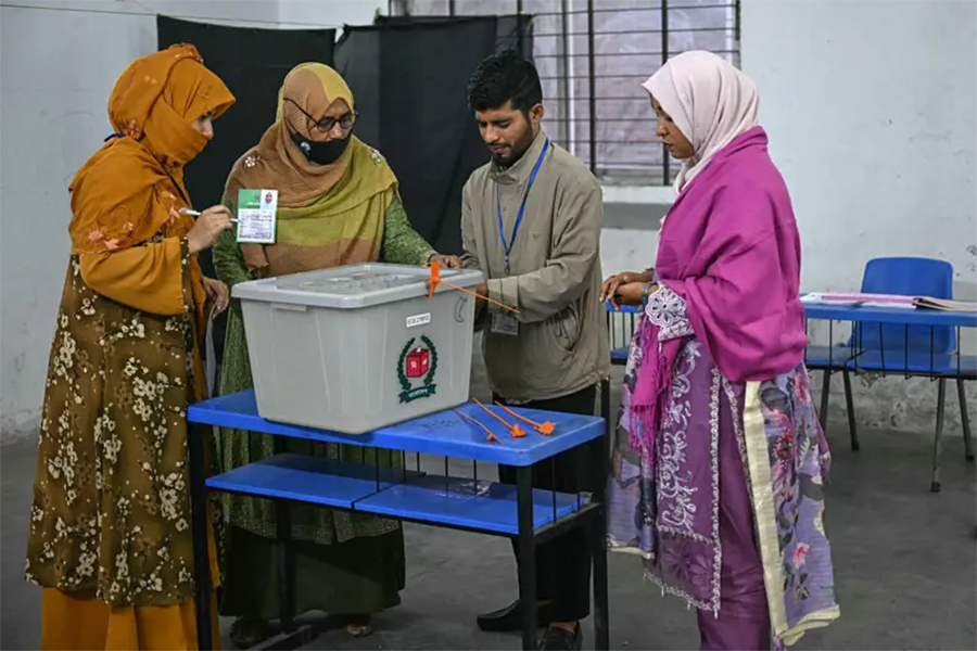 अवामी लिगमाथिको प्रतिबन्ध यथावत, बंगलादेशमा मतदान सुरु