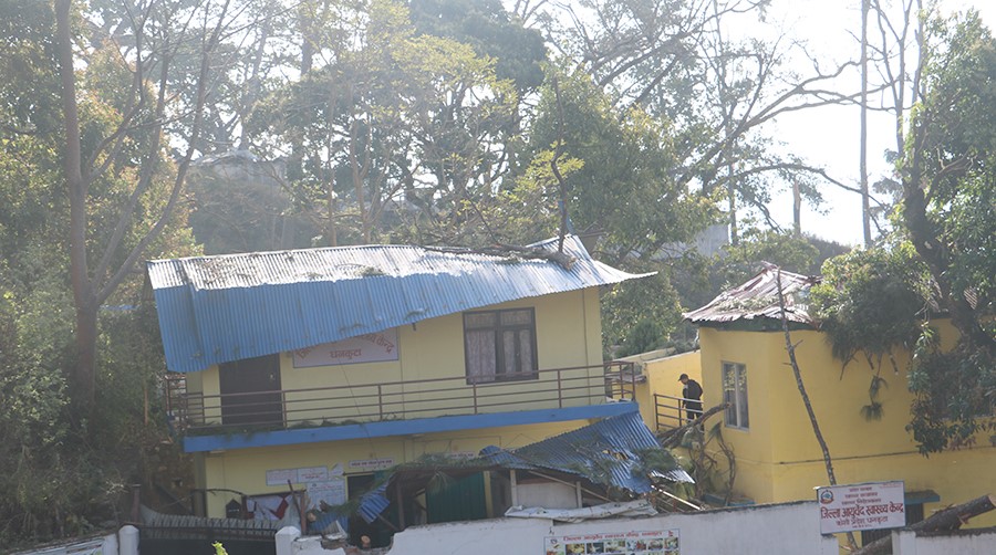 हावाहुरीले धनकुटामा ठूलो क्षति, विद्युत सेवा बन्द