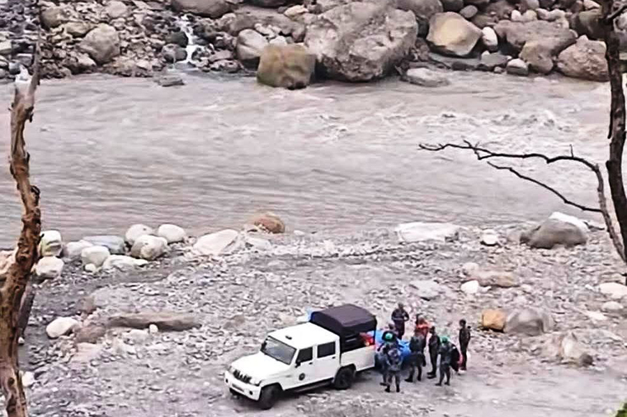 प्रहरी जाँचबाट भागेका युवा नदीमा हाम फालेर बेपत्ता