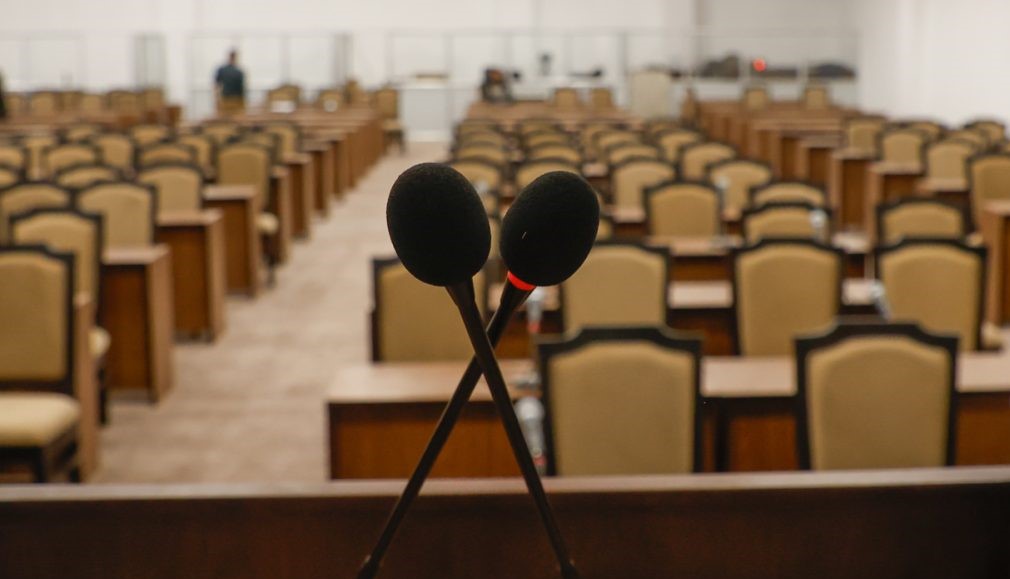 सांसदले मातृभाषामा शपथ लिन ३ दिन अगावै सचिवालयमा सूचना दिनुपर्ने