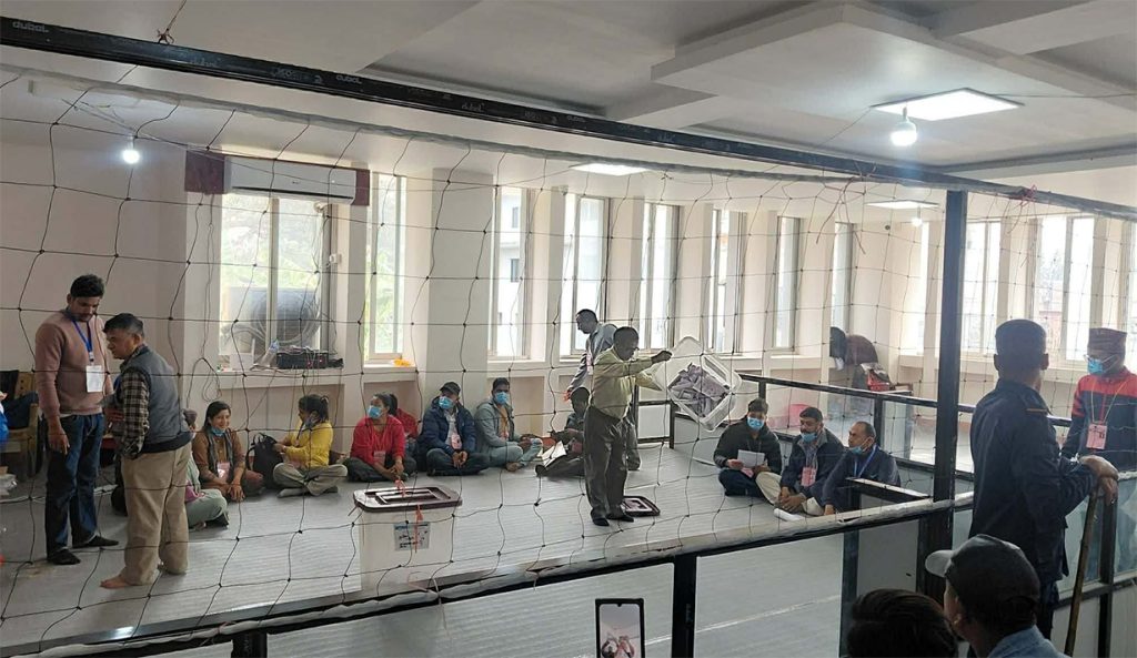 सुर्खेत–२ मा मतगणना सुरु, क्षेत्र नं. १ मा पनि तयारी