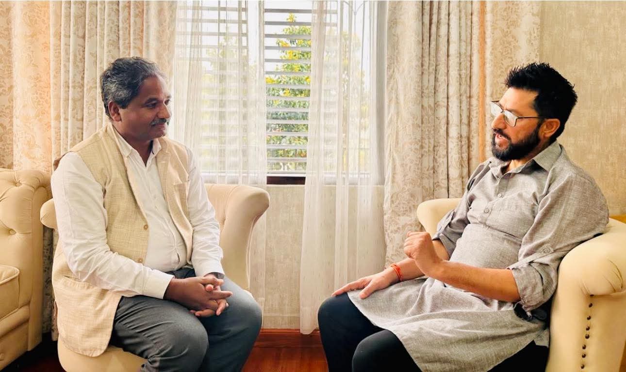रास्वपा सभापति रवि लामिछाने र प्रभु साहबीच भेटवार्ता