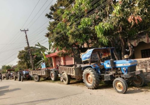 रौतहटमा अबैध नदी उत्खनन गर्ने आठ ट्याक्टर नियन्त्रणमा