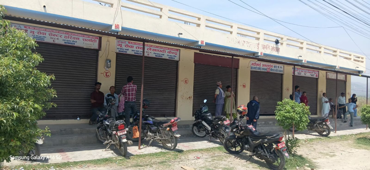 सुर्खेतमा बिचौलियामाथि कडाइ, १६ जना पक्राउ