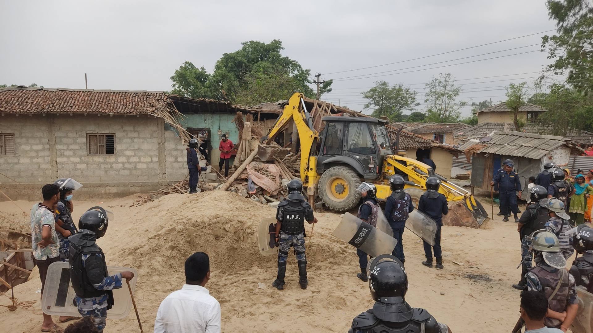 बृन्दावनमा अतिक्रमण हटाइयो ः ६ करोडको प्रशासनिक भवन निर्माणमा बाटो खुल्यो