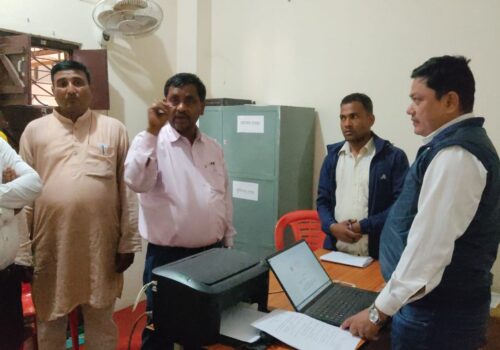 बृन्दावनका नगर प्रमुख कुर्मीद्वारा कार्यालयहरुको छड्के अनुगमन, ढिलासुस्ती नगर्न कर्मचारीलाई कडा निर्देशन