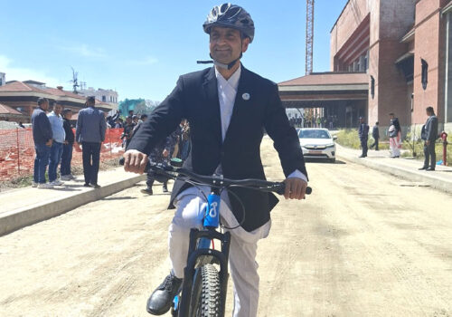 साइकल यात्रा गरेर संसद भवन पुगे गजुरेल