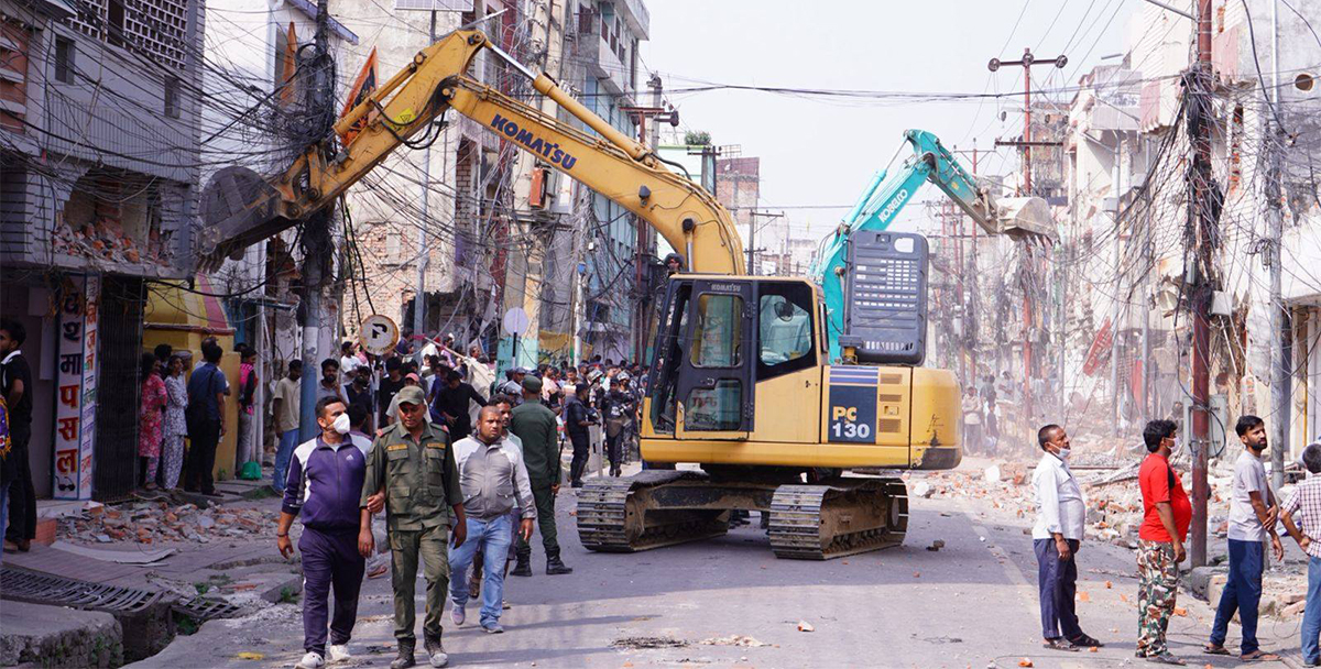 वीरगंजमा खण्डहर बनेको महानगरद्वारा सफाइ सुरु, पीडित अदालत जाने तयारीमा