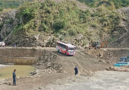अवरुद्ध बीपी राजमार्ग एकतर्फी सञ्चालनमा