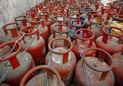 अब १४.२ केजीकै सिलिन्डर पाइने, सोमबारदेखि लागू