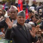 विशेष दिनमा पोखरा पुगे पूर्वराजा, नेताहरूसँग भेटघाट गर्दै