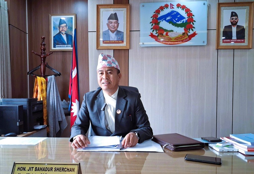 गण्डकी सरकारको प्राथमिकता : महँगो गाडी र आपतकालीन स्वास्थ्य कोष