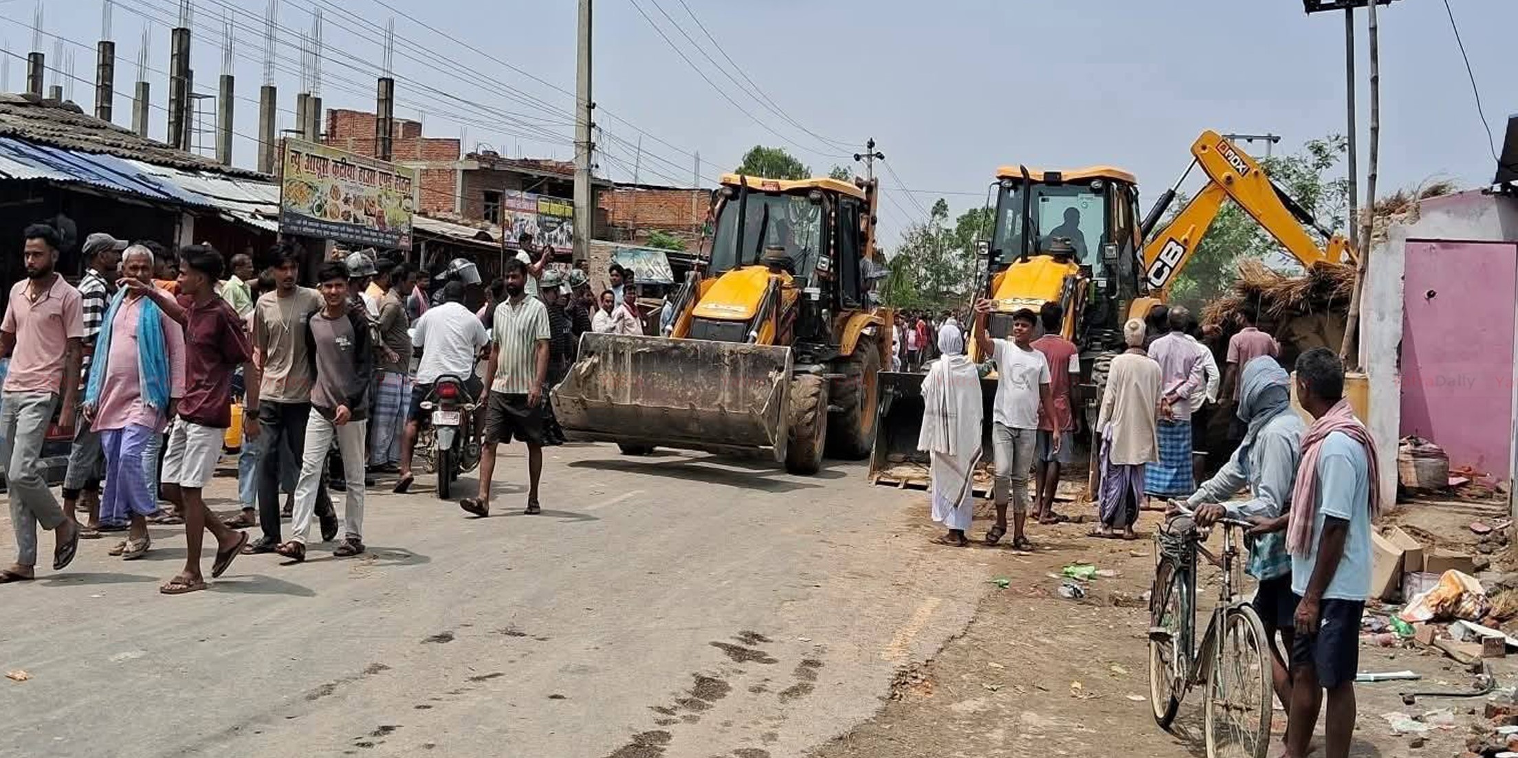 सखुवा प्रसौनी गुठीको ५ बिघा अतिक्रमित जग्गा खाली