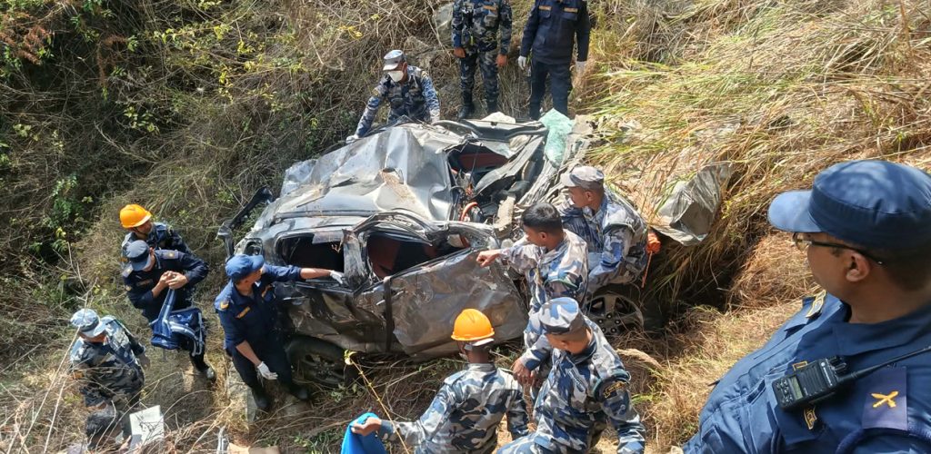 भिरबाट कार खस्दा दक्षिणकालीमा एकको मृत्यु