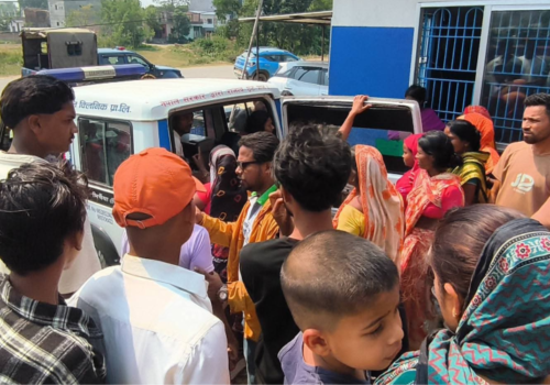 प्रहरीको गाडीले ठक्कर दिँदा सिरहामा एक बालक गम्भीर घाइते