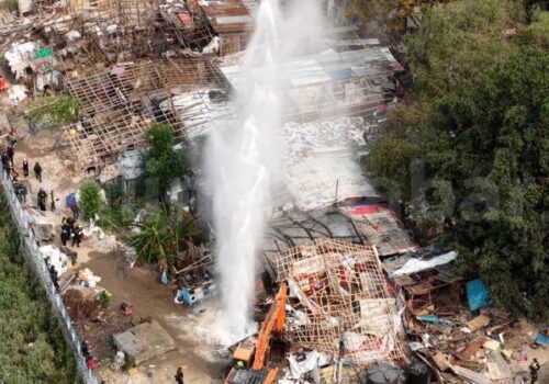 थापाथलीमा बस्ती भत्काउँदा खानेपानी पाइप फुट्यो, आपूर्ति प्रभावित