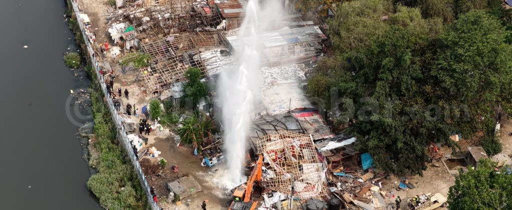 थापाथलीमा बस्ती भत्काउँदा खानेपानी पाइप फुट्यो, आपूर्ति प्रभावित