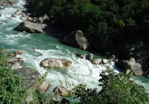 कर्णाली नदीमा पौडी खेल्ने क्रममा बगेर मुगुमा एक बालक बेपत्ता