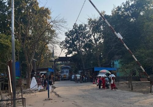 सय रुपैयाँभन्दा माथिका सामानमा भन्सार लागू, सीमामा चहलपहल घट्यो