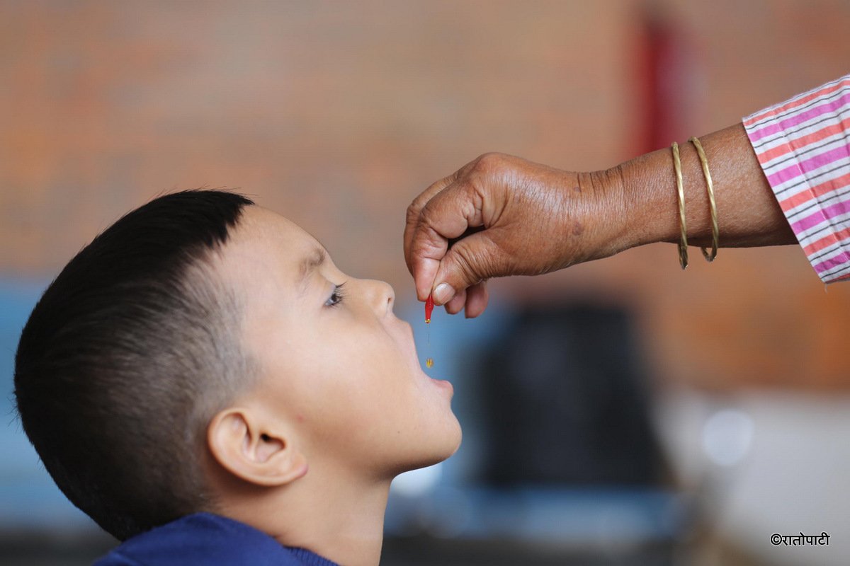 बाल स्वास्थ्य अभियान सुरु, भिटामिन ‘ए’ र जुकाको औषधि खुवाइँदै