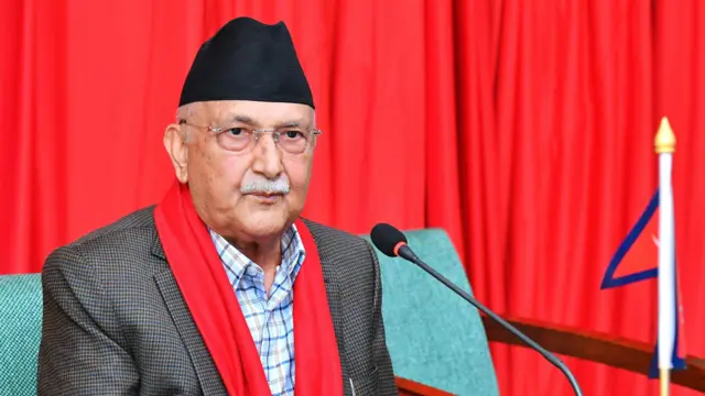 एमालेभित्र चर्कियो ओलीमाथि दबाब, अध्यक्ष पद छाड्न माग