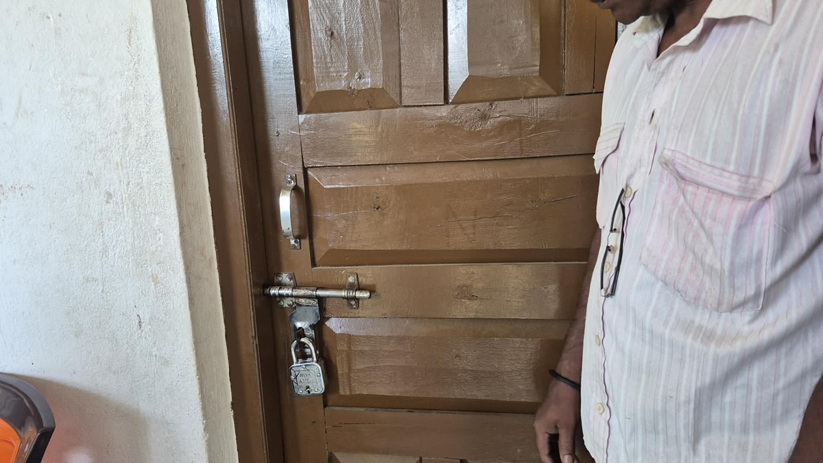 प्रधानाध्यापक बन्ने प्रतिस्पर्धामा दुई शिक्षकबीच कुटाकुट, विद्यालयमा तालाबन्दी