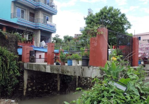 पोखराको फिर्केखोला अतिक्रमणमा बनेका संरचना जेठ ९ भित्र हटाउन निर्देशन