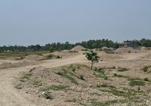 बेलगाम क्रसर उद्योग: कर्मचारीलाई नटेर्ने, ज्यान मार्ने धम्की दिने आरोप